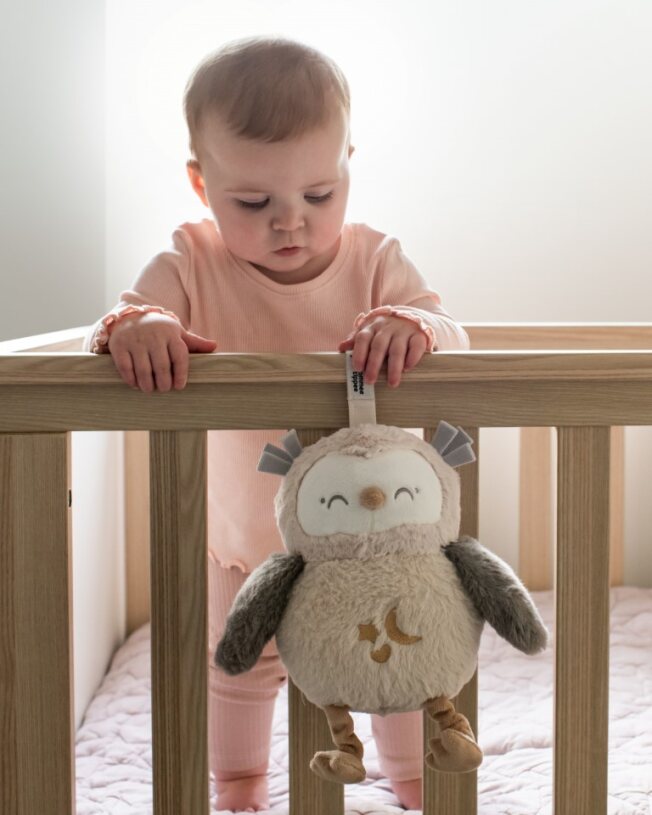 Tommee Tippee Ollie Bagoly plüss altató és fehérzaj-generátor