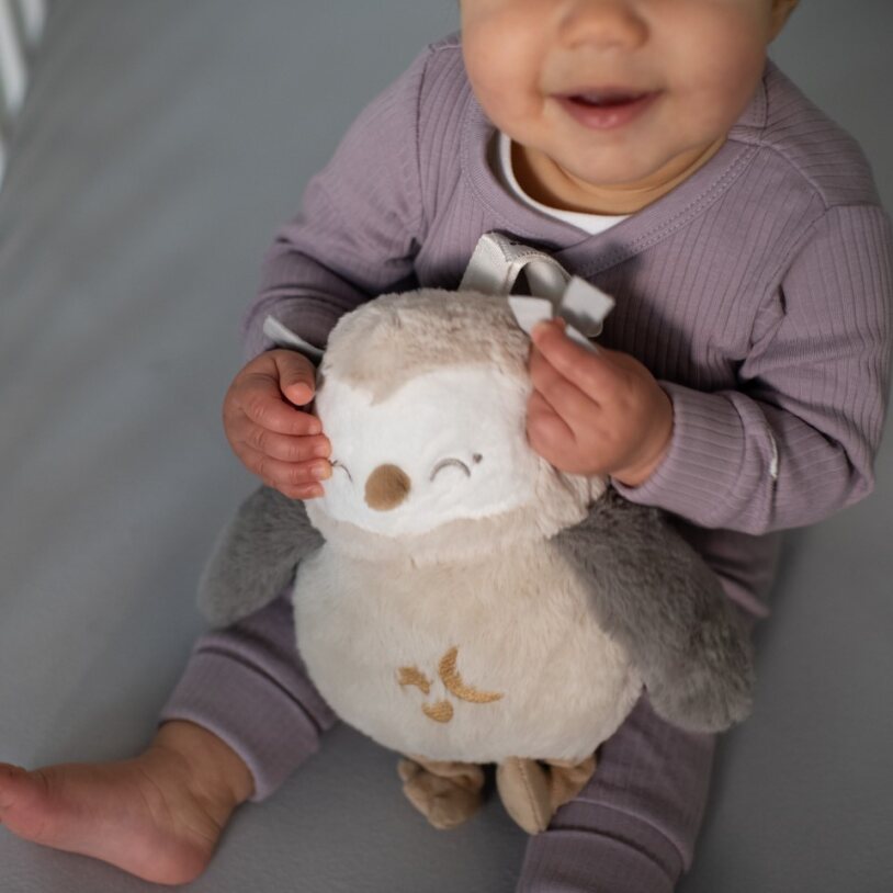 Tommee Tippee Ollie Bagoly plüss altató és fehérzaj-generátor