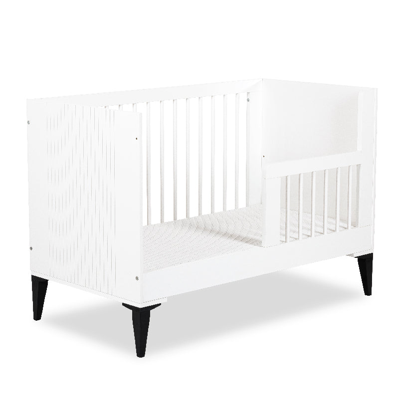 KLUPS Mia babaágy 120 × 60 cm – fehér–fekete