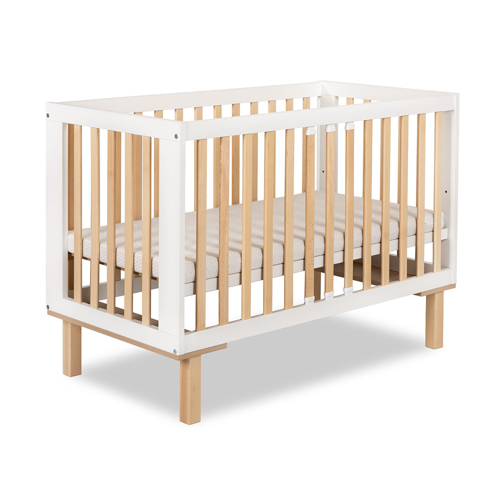 KLUPS Laura II átalakítható babaágy leesésgátlóval, 120 × 60 cm – fehér–bükk
