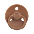 Mombella szimmetrikus szilikon cumi tárolótokkal – Mocha Mousse, 0 hó+