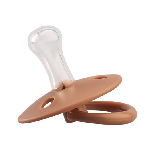Mombella szimmetrikus szilikon cumi tárolótokkal – Mocha Mousse, 0 hó+