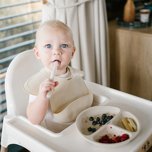BabyOno szilikon előke állítható nyakpánttal