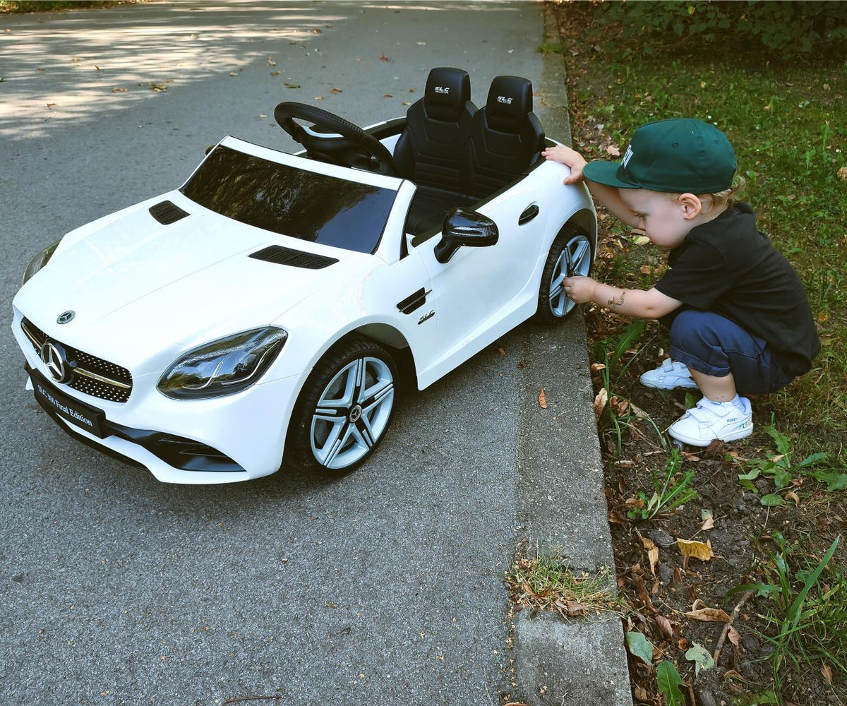 MILLY MALLY Mercedes-Benz SLC elektromos kisautó távirányítóval – Fehér