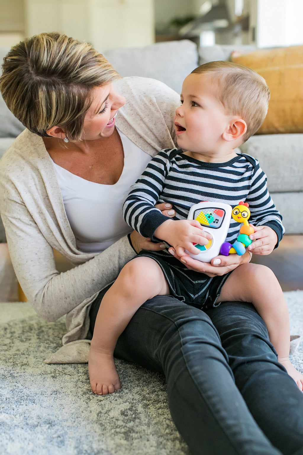 Baby Einstein Take Along Tunes zenélő játék 3 hónapos kortól
