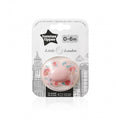Tommee Tippee Little London Girl szilikon játszócumi 0–6 hó + ajándék