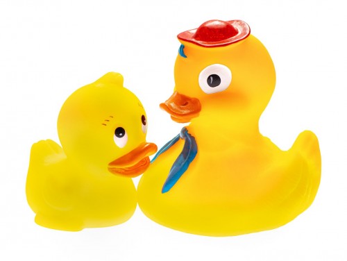 MOM'S CARE sípoló, kalapos kacsacsalád fürdőjáték – 2 db-os készlet