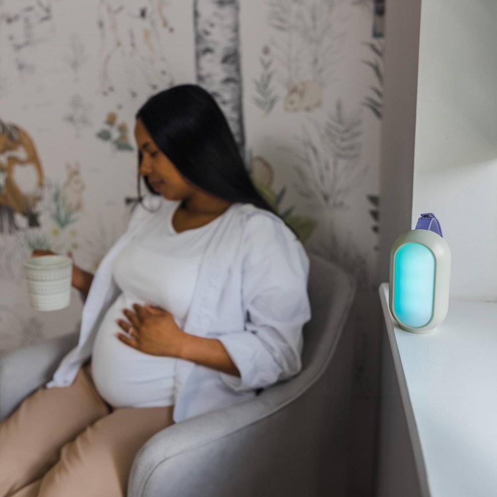 ClevaMama alvássegítő készülék reiki-hangokkal, rózsaszín zajjal és hangulatfénnyel