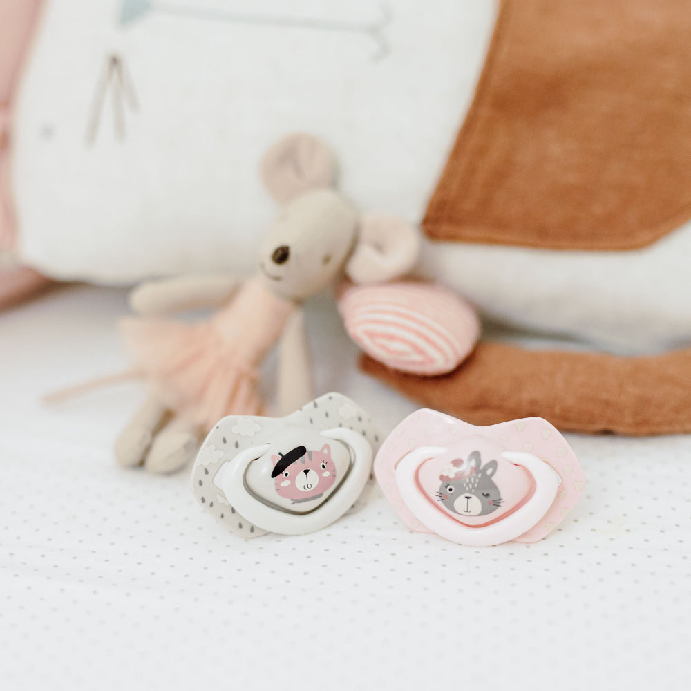 Canpol babies Szilikon szimmetrikus cumi Light touch BONJOUR PARIS 18hó+ 2db rózsaszín