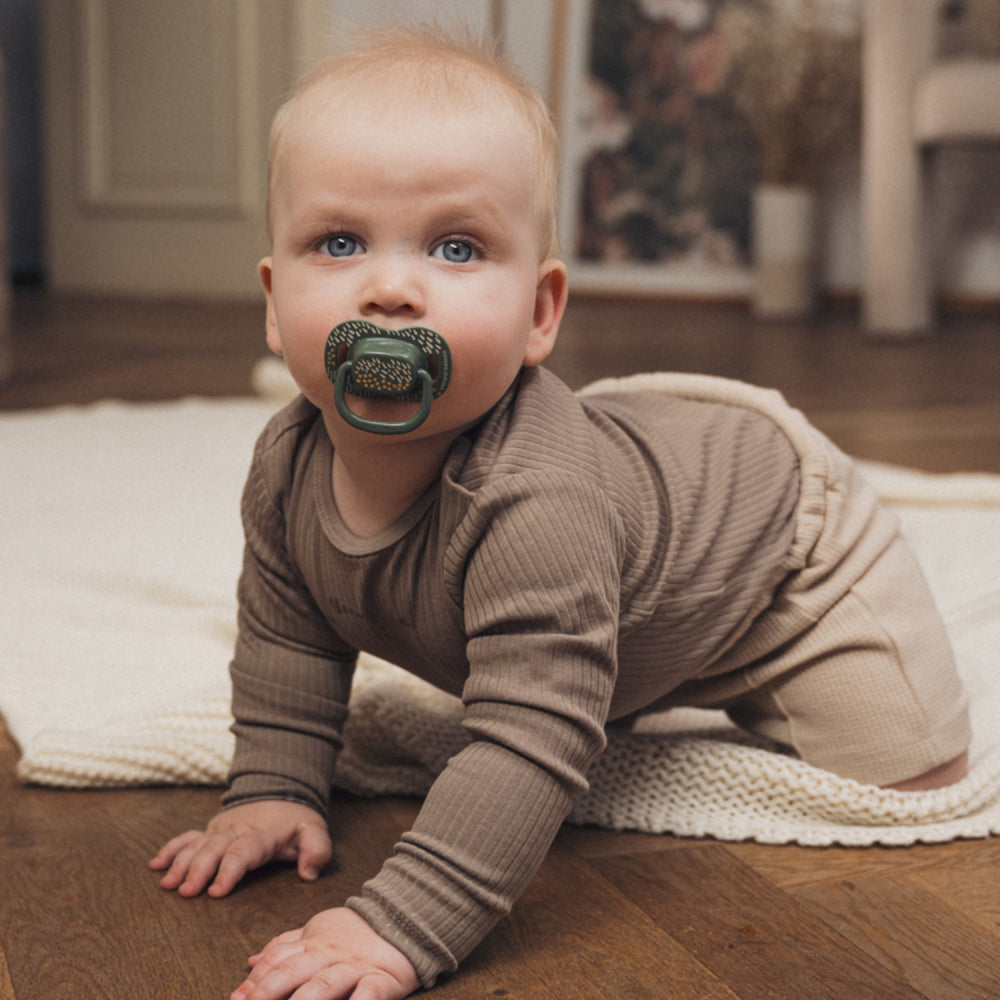 Canpol babies Szilikon szimmetrikus cumi szett MOUNTAINS 0-6hó 2db zöld