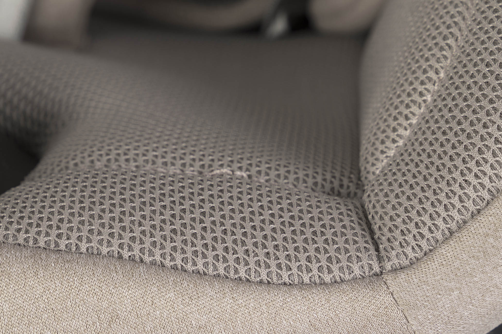 EasyGo Buz XTD Pro i-Size autóshordozó ISOFIX bázissal – Taupe